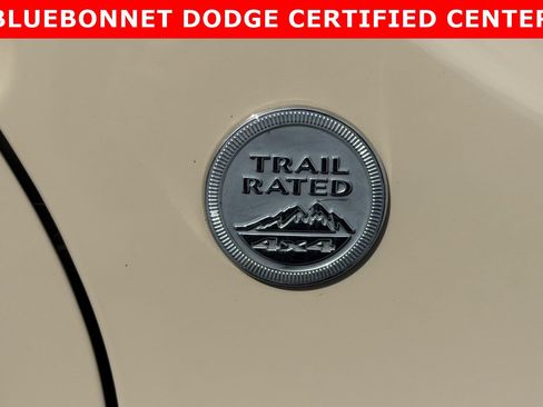 Used 2017 Jeep Renegade Trailhawk AWD/4WD image 6