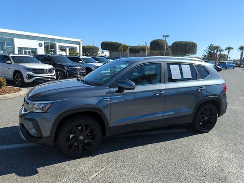 Used 2023 Volkswagen Taos SE image 13