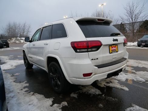 Used 2015 Jeep Grand Cherokee Altitude image 5