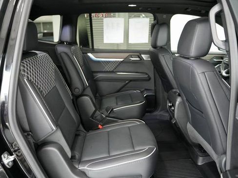 Used 2024 GMC Acadia Denali image 24