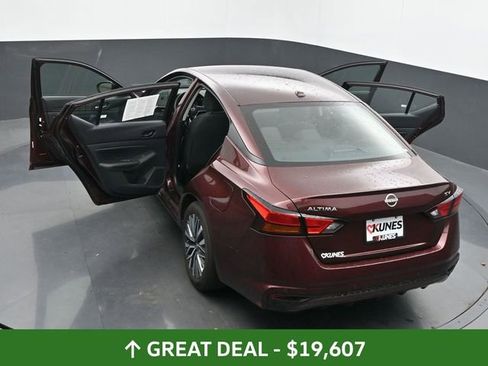 Used 2024 Nissan Altima 2.5 SV image 64