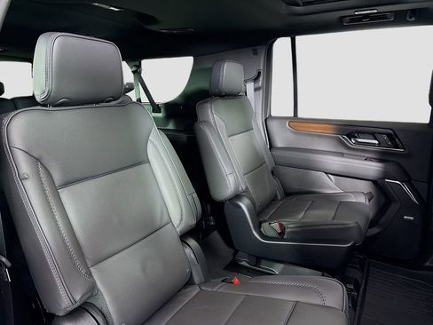 New 2026 GMC Yukon XL Denali w/ Denali Reserve Package image 30