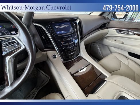 Used 2016 Cadillac Escalade ESV Luxury RWD image 30