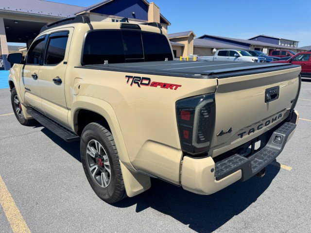 Used 2020 Toyota Tacoma TRD Sport w/ TRD Premium Sport Package AWD/4WD image 7