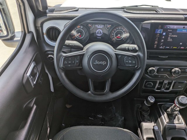 Used 2025 Jeep Wrangler Unlimited Sport AWD/4WD image 15
