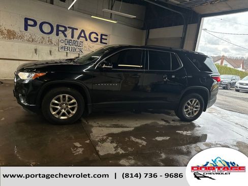 Used 2019 Chevrolet Traverse LT image 2