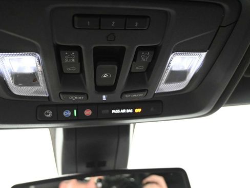 Used 2019 Chevrolet Silverado 1500 High Country AWD/4WD image 21