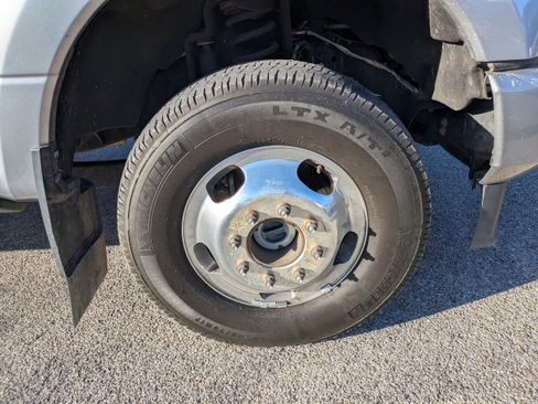 Used 2022 Ford F350 Platinum AWD/4WD image 11