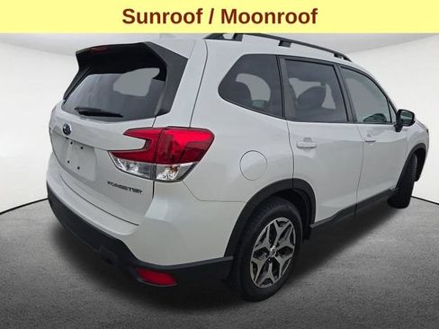 Used 2022 Subaru Forester Premium AWD/4WD image 4
