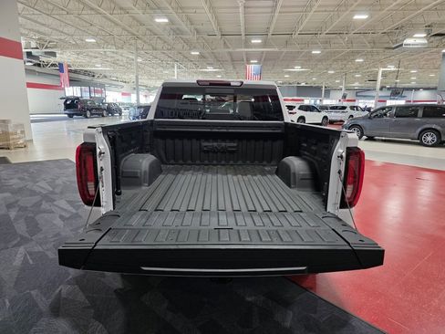 Used 2022 GMC Sierra 1500 SLT w/ SLT Premium Plus Package image 5