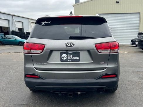 Used 2017 Kia Sorento AWD w/ LX Convenience Package image 10
