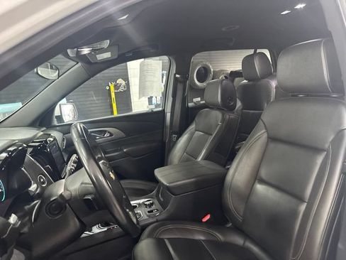 Used 2023 Chevrolet Traverse LT AWD/4WD image 11