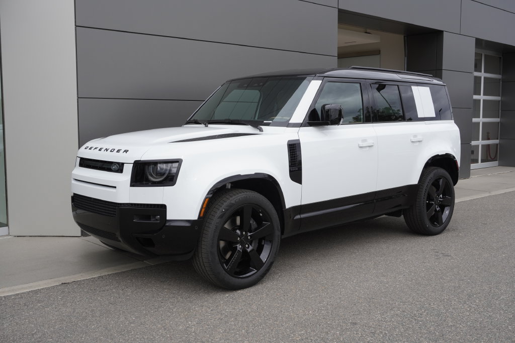 New 2026 Land Rover Defender 110 X-Dynamic SE AWD/4WD image 3