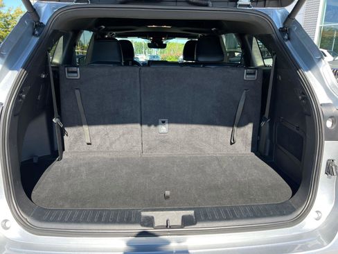 Used 2024 Toyota Highlander XSE image 18