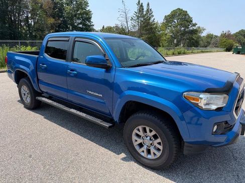 Used 2018 Toyota Tacoma SR5 RWD image 34