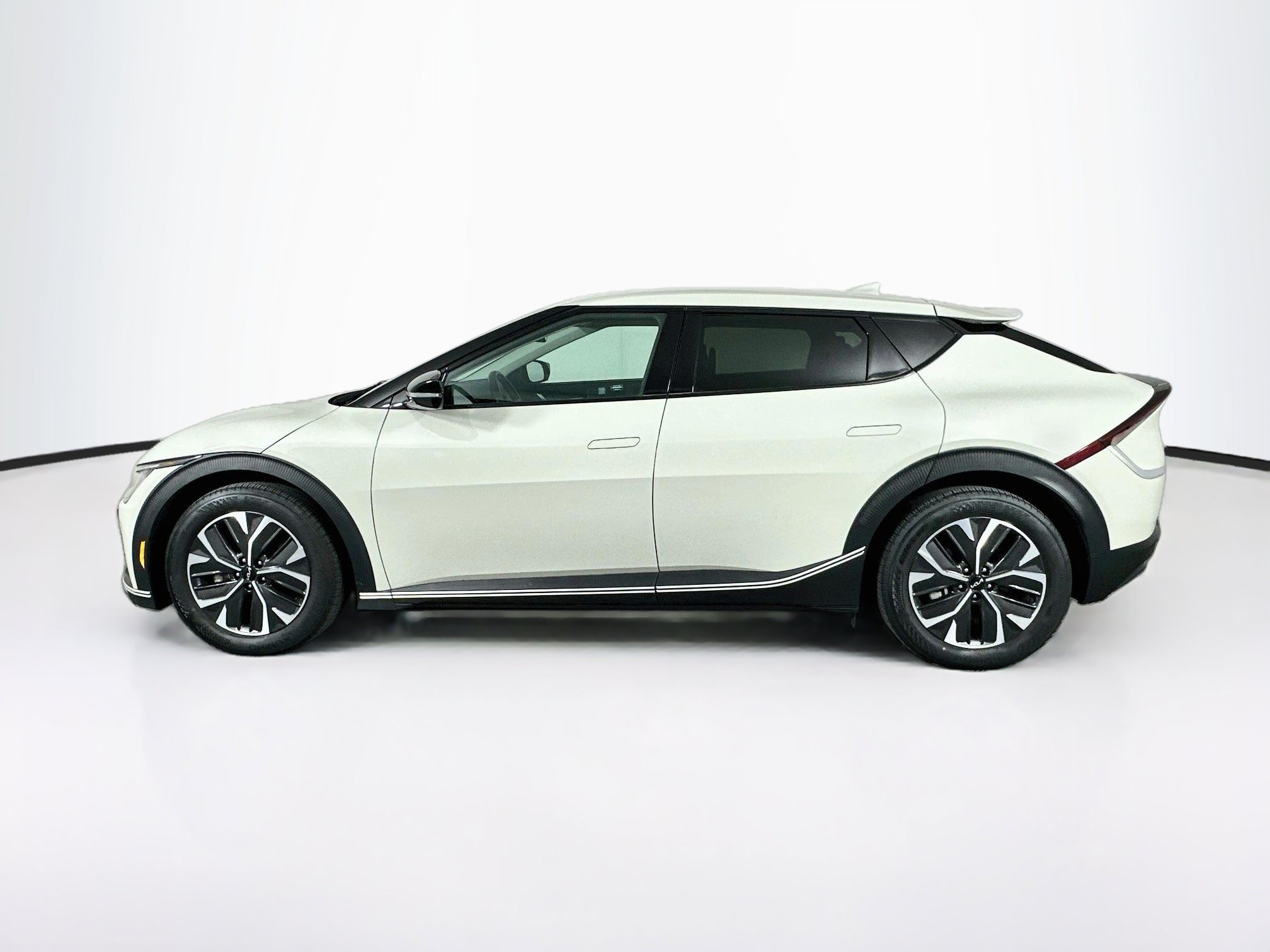 Used 2024 Kia EV6 Light AWD/4WD image 4