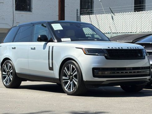 Used 2023 Land Rover Range Rover SE AWD/4WD image 7