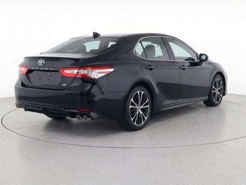 Used 2019 Toyota Camry SE w/ Convenience Package FWD image 7