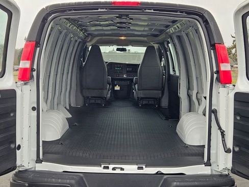 New 2025 Chevrolet Express 2500 Extended image 28
