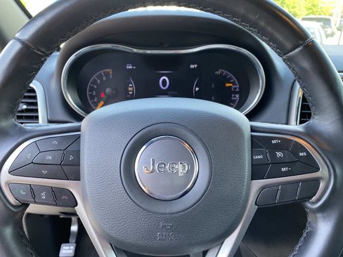 Used 2021 Jeep Grand Cherokee Laredo AWD/4WD image 17