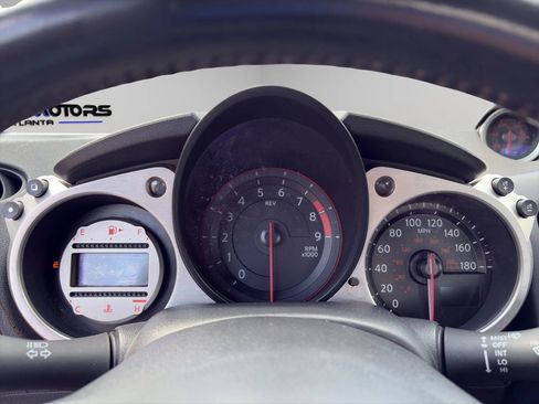 Used 2009 Nissan 370Z Touring RWD image 10
