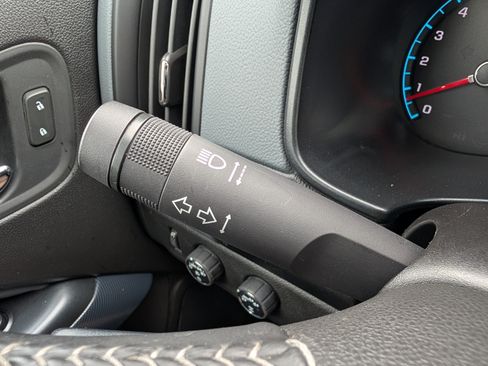 Used 2018 Chevrolet Colorado Z71 AWD/4WD image 26