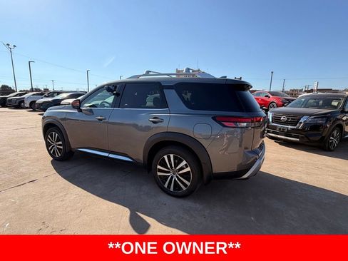 Used 2025 Nissan Pathfinder Platinum w/ Cargo Package FWD image 3