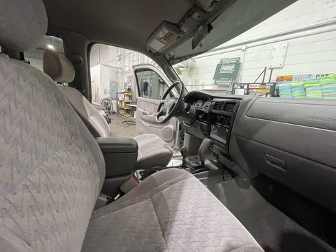 Used 2003 Toyota Tacoma 4x4 Xtracab V6 image 15