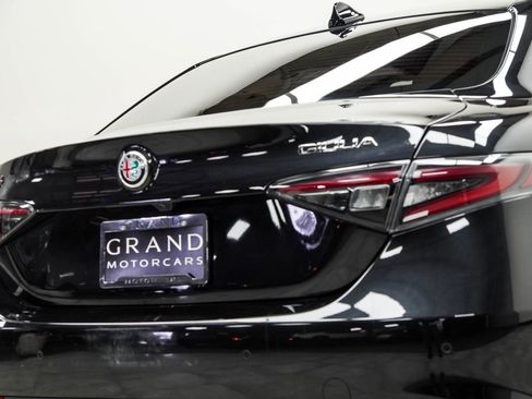 Used 2024 Alfa Romeo Giulia Veloce AWD/4WD image 13