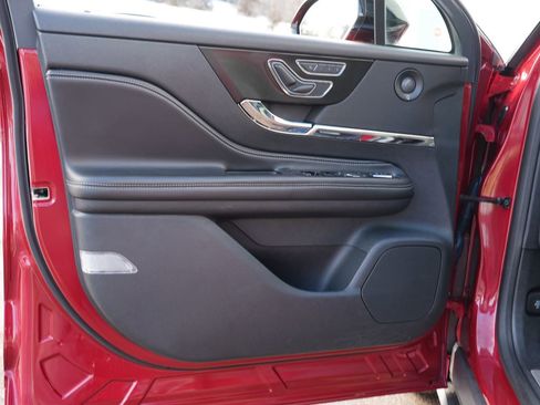 Used 2021 Lincoln Corsair Reserve w/ Sport Package image 16