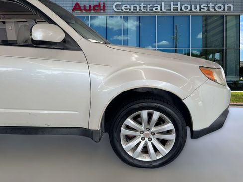 Used 2011 Subaru Forester 2.5X Premium image 11