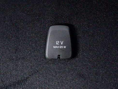 Certified 2025 Volvo XC90 T8 Plus w/ Protection Package Premier image 10