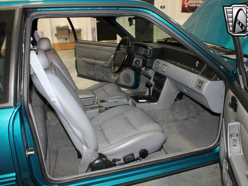 Used 1993 Ford Mustang LX image 7