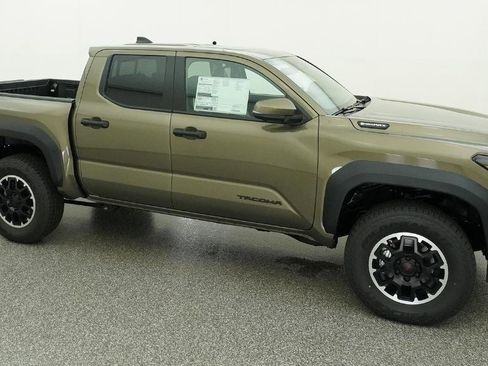New 2026 Toyota Tacoma TRD Off-Road AWD/4WD image 12
