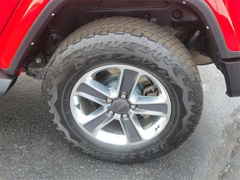 Used 2021 Jeep Wrangler Unlimited Sahara w/ Dual Top Group image 9