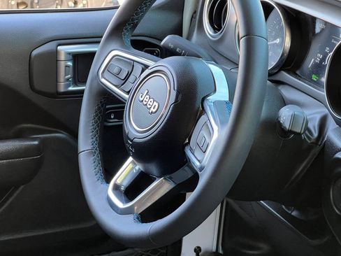 Used 2023 Jeep Wrangler Unlimited Rubicon 4xe AWD/4WD image 39