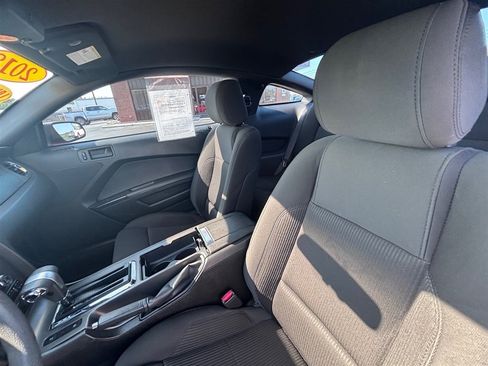 Used 2012 Ford Mustang Coupe RWD image 16