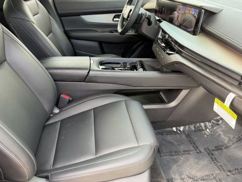 Certified 2025 Nissan Murano SL image 13