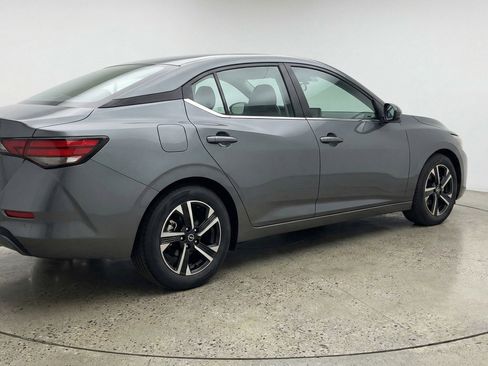 Used 2025 Nissan Sentra SV FWD image 9