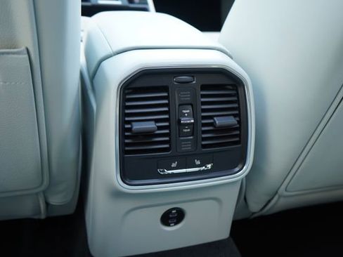 Used 2023 Porsche Macan S image 34