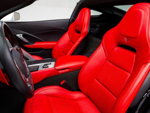 Used 2018 Chevrolet Corvette Stingray Coupe w/ 2LT Preferred Equipment Group image 25