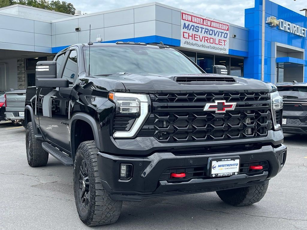 Used 2025 Chevrolet Silverado 2500 ZR2 AWD/4WD image 6