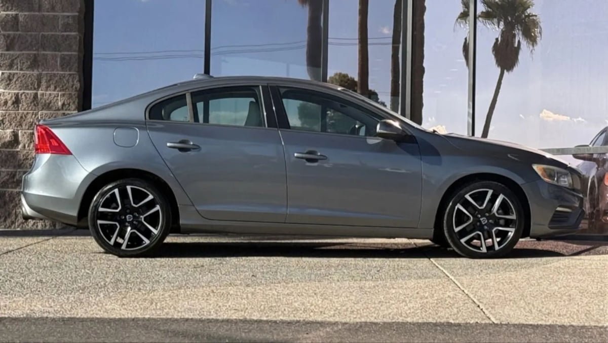 Used 2017 Volvo S60 T5 Dynamic FWD image 15