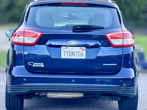 Used 2017 Ford C-MAX Energi Titanium FWD image 8