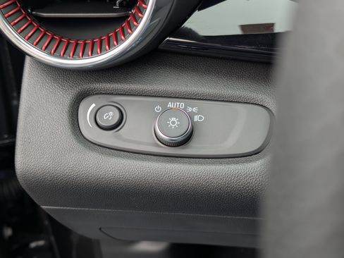 New 2026 Chevrolet Trax RS w/ Sunroof Package image 23