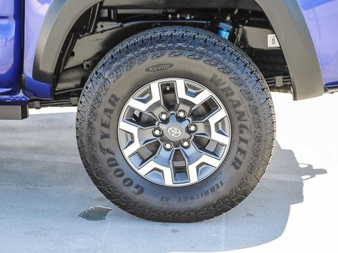 Certified 2022 Toyota Tacoma TRD Off-Road image 12