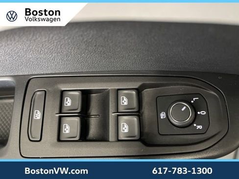 New 2025 Volkswagen Taos SE AWD/4WD image 28