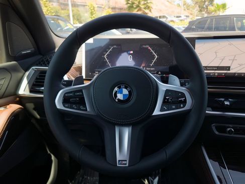 New 2026 BMW X5 xDrive40i w/ M Sport Package AWD/4WD image 14