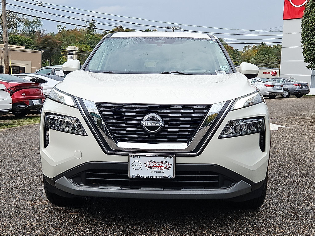 Used 2023 Nissan Rogue SV AWD/4WD image 3