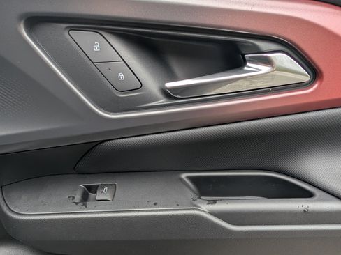 Used 2025 Chevrolet Equinox EV RS image 21